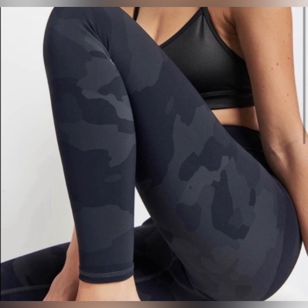 ALO Yoga HIGH WAIST Camo VAPOR Black Gray Leggings Sz Small